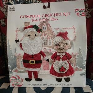 Santa & Mrs. Claus Crochet Kit New